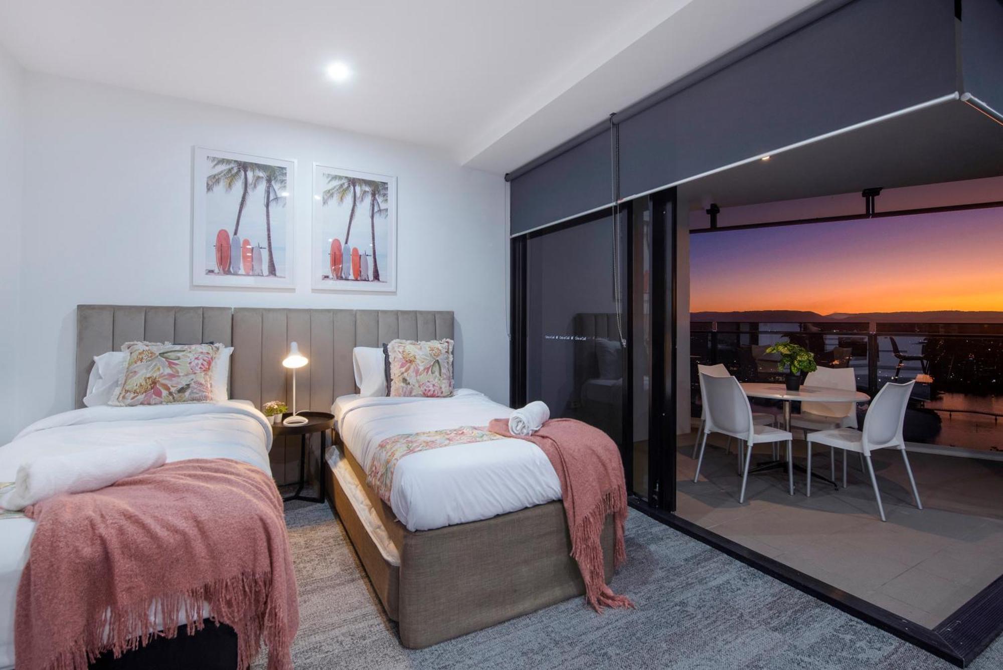Circle On Cavill - Self Contained & Privately Managed Apartments - Wow Stay غولد كوست المظهر الخارجي الصورة