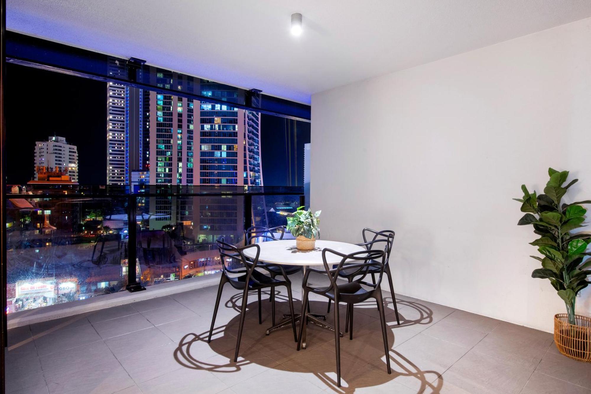 Circle On Cavill - Self Contained & Privately Managed Apartments - Wow Stay غولد كوست المظهر الخارجي الصورة